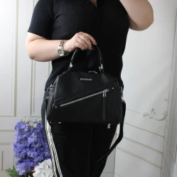 Жіноча чорна сумка крос-боді