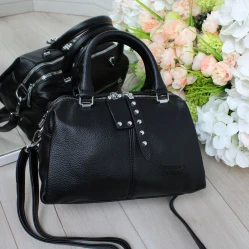 Жіноча чорна сумка крос-боді
