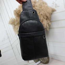 Чоловіча сумка-слінг