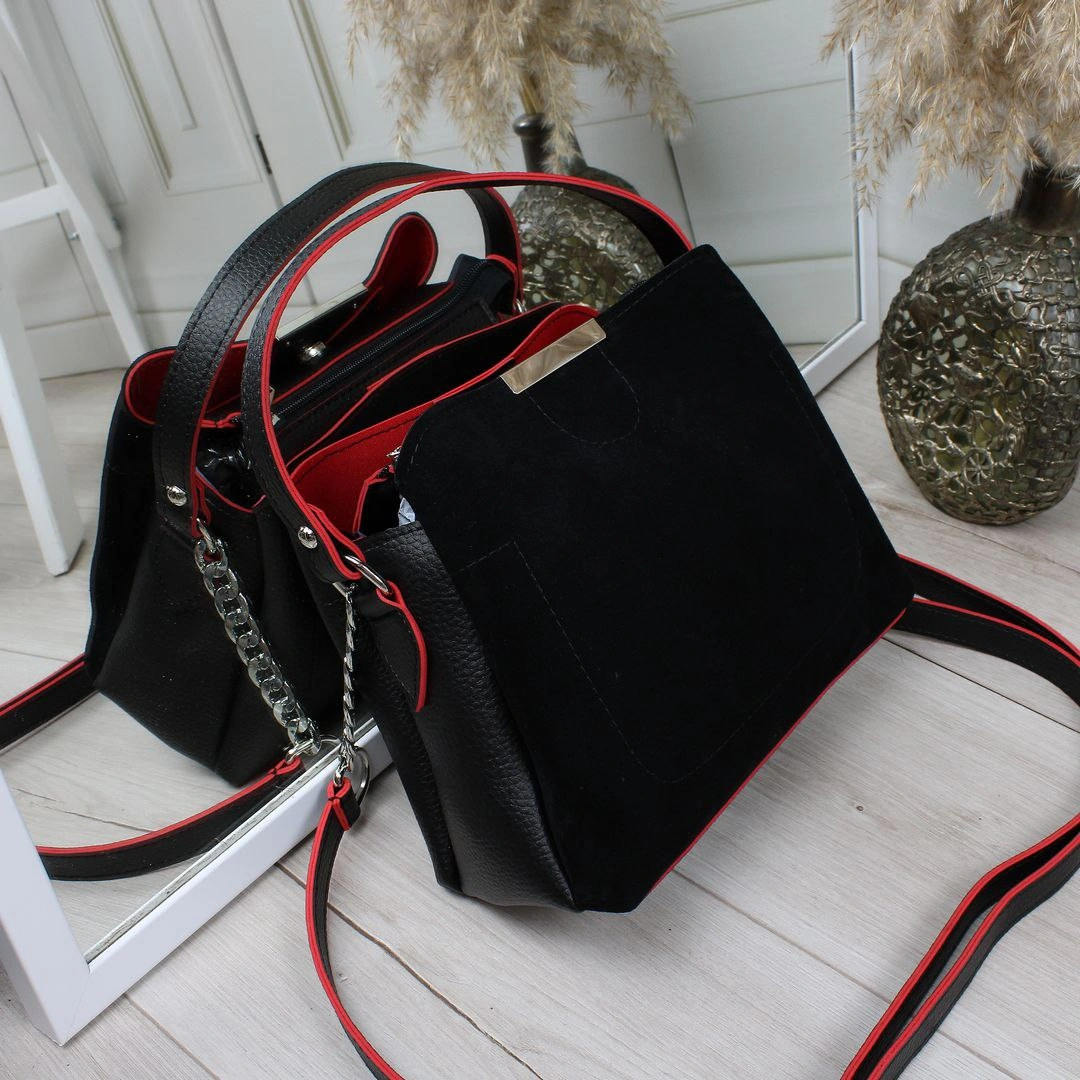 Жіноча сумка  чорна з червоним, ергономічна та стильна