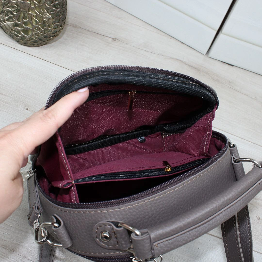 Жіноча сумка капучино з екошкіри через плече, компактна та стильна