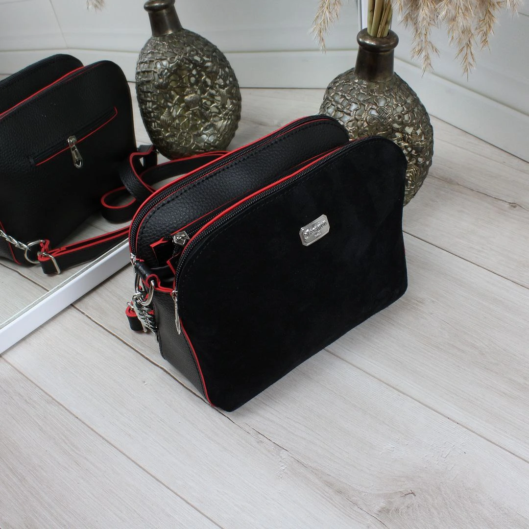 Жіноча сумка чорна з червоним крос-боді – контрастна елегантність у деталях