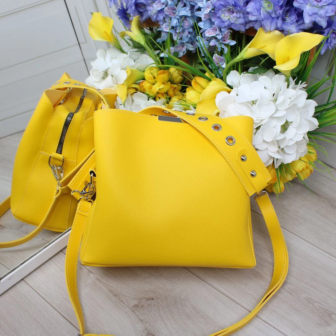 Жіноча сумка жовта класична еко-шкіра, яскрава та багатофункціональна