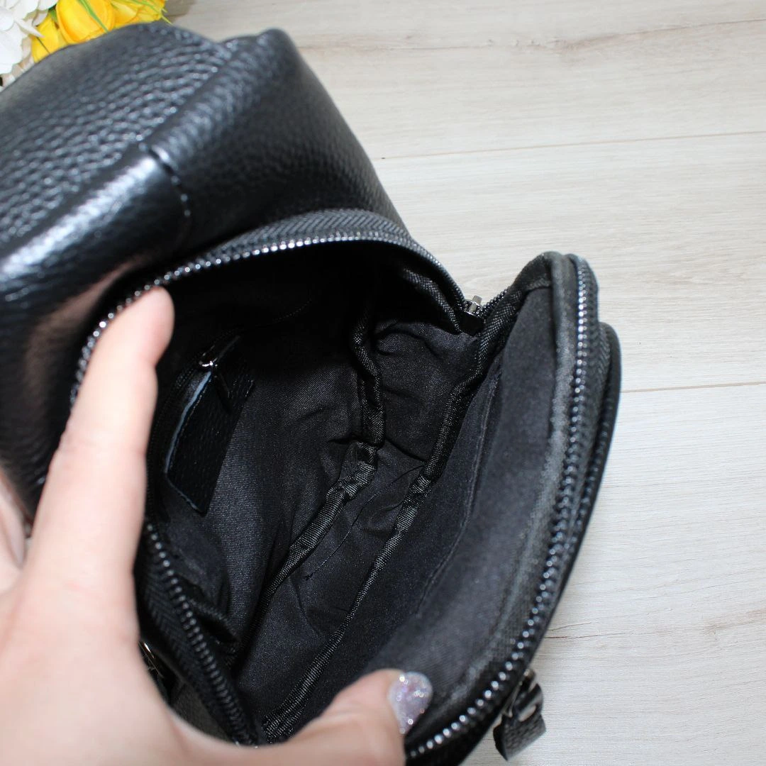 Чоловічий слінг чорний з натуральної шкіри для носіння через плече