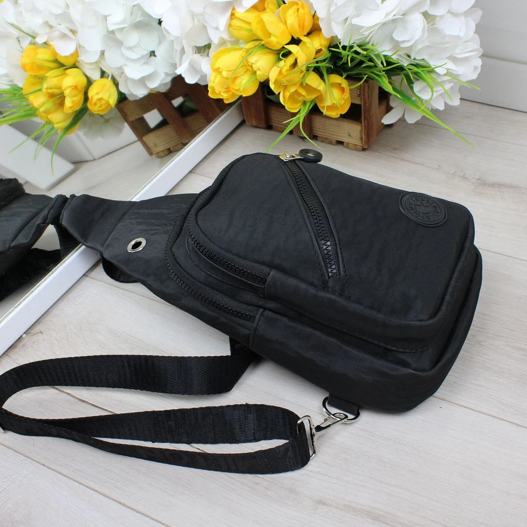 Чоловічий слінг чорний з плащівки для носіння через плече