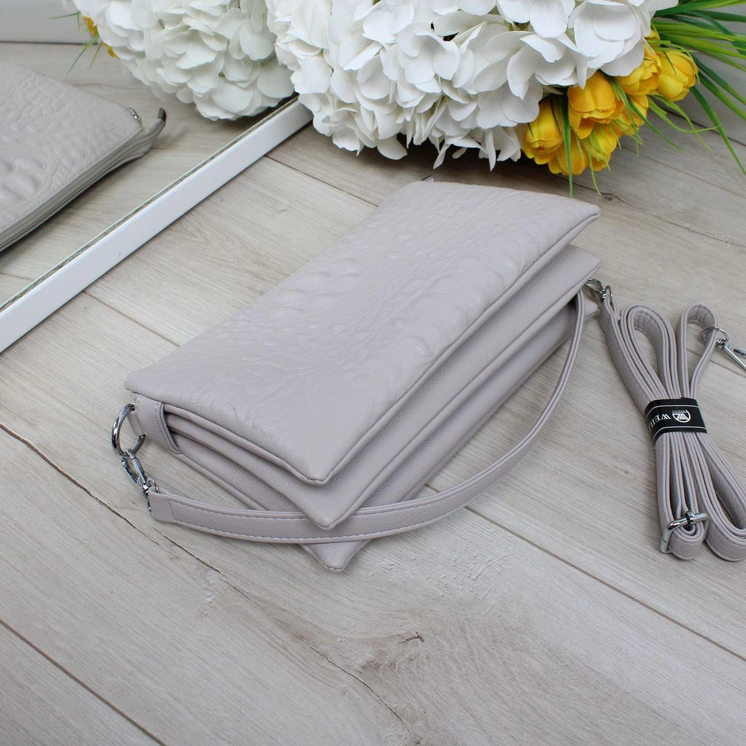 Жіноча сіро-лілова сумка-кросбоді для подорожей – містка, з регульованими ремінцями