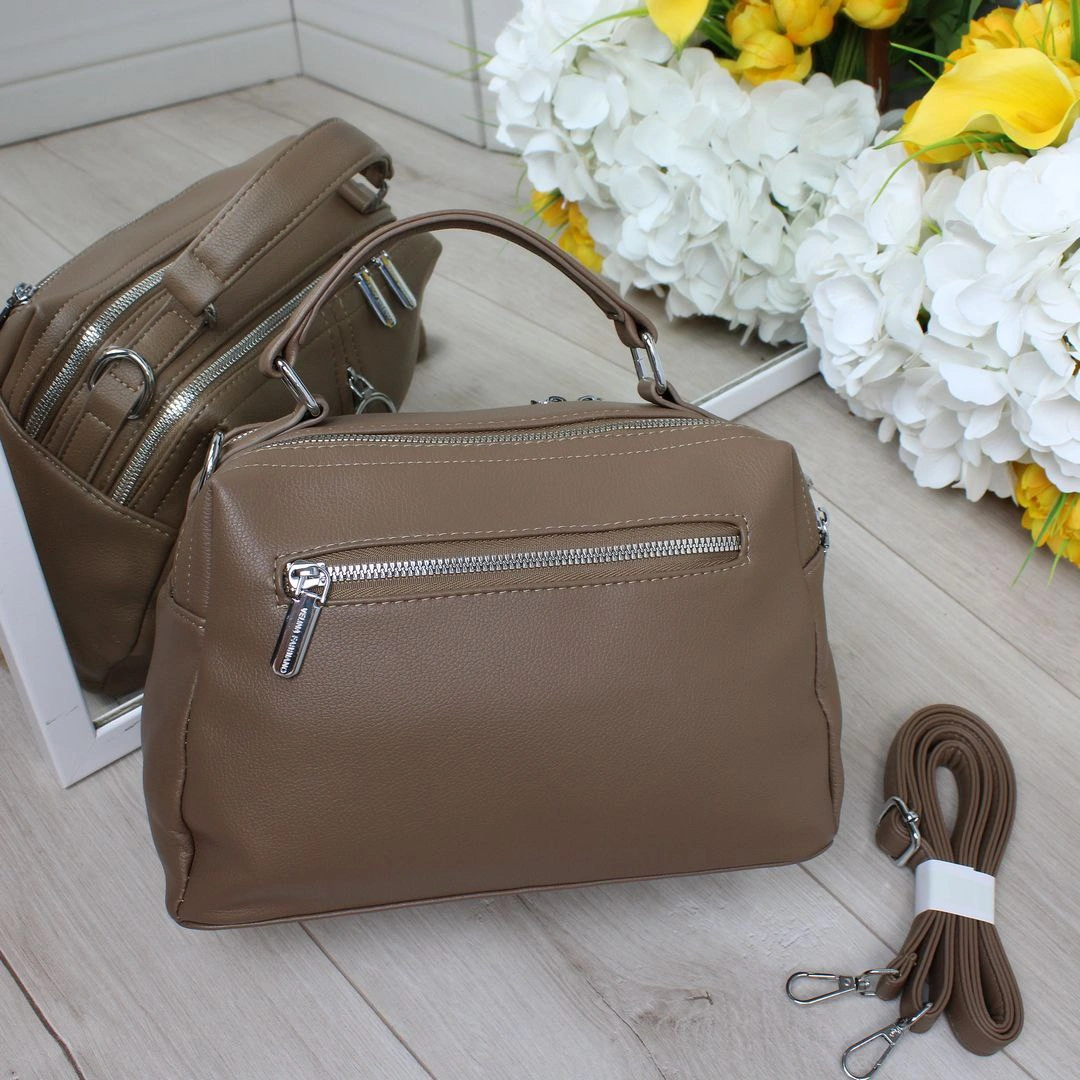 Жіноча сумка крос-боді Капучіно: Рішення для ідеального робочого дня