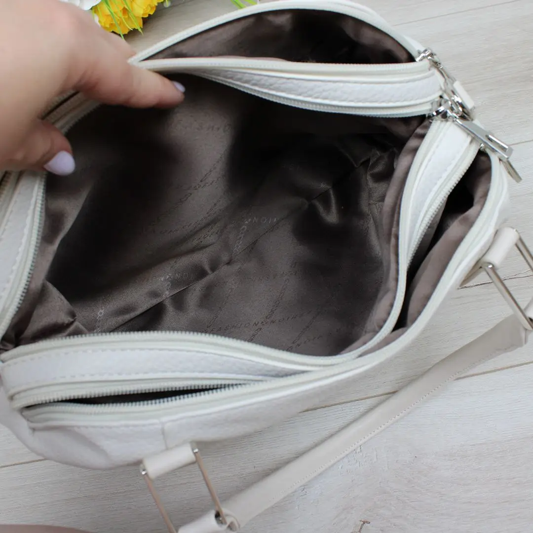 Хіт сезону! Молочна сумка-торба крос-боді: Must-Have для шопінгу