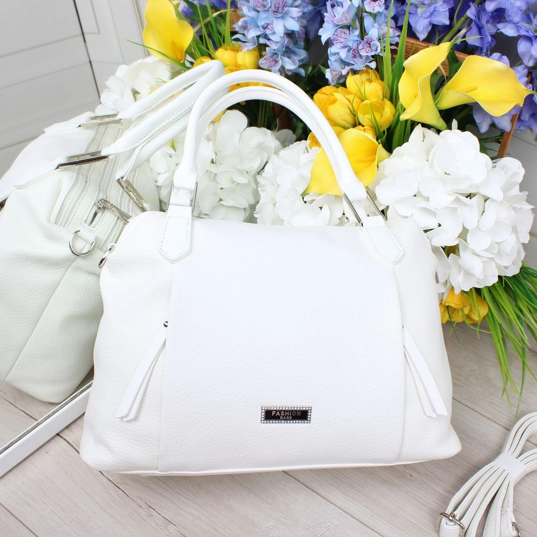 Жіноча сумка крос-боді Біла: Ваш Акцент для незабутнього вечірнього виходу