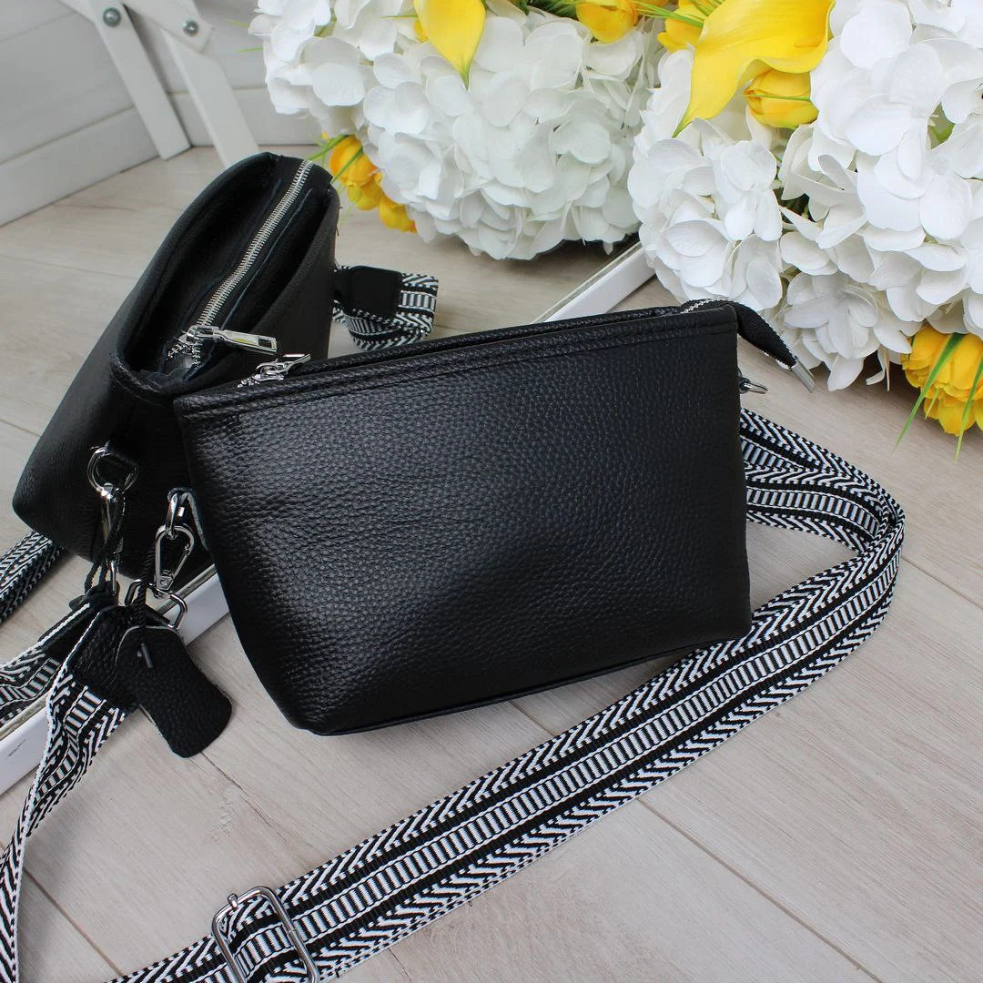 Купити чорну шкіряну крос-боді: Компактність для вечірнього виходу
