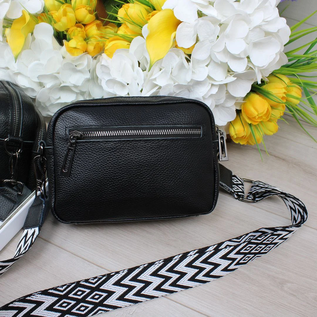 Жіноча сумка з натуральної шкіри: Чорна крос-боді для роботи та успіху