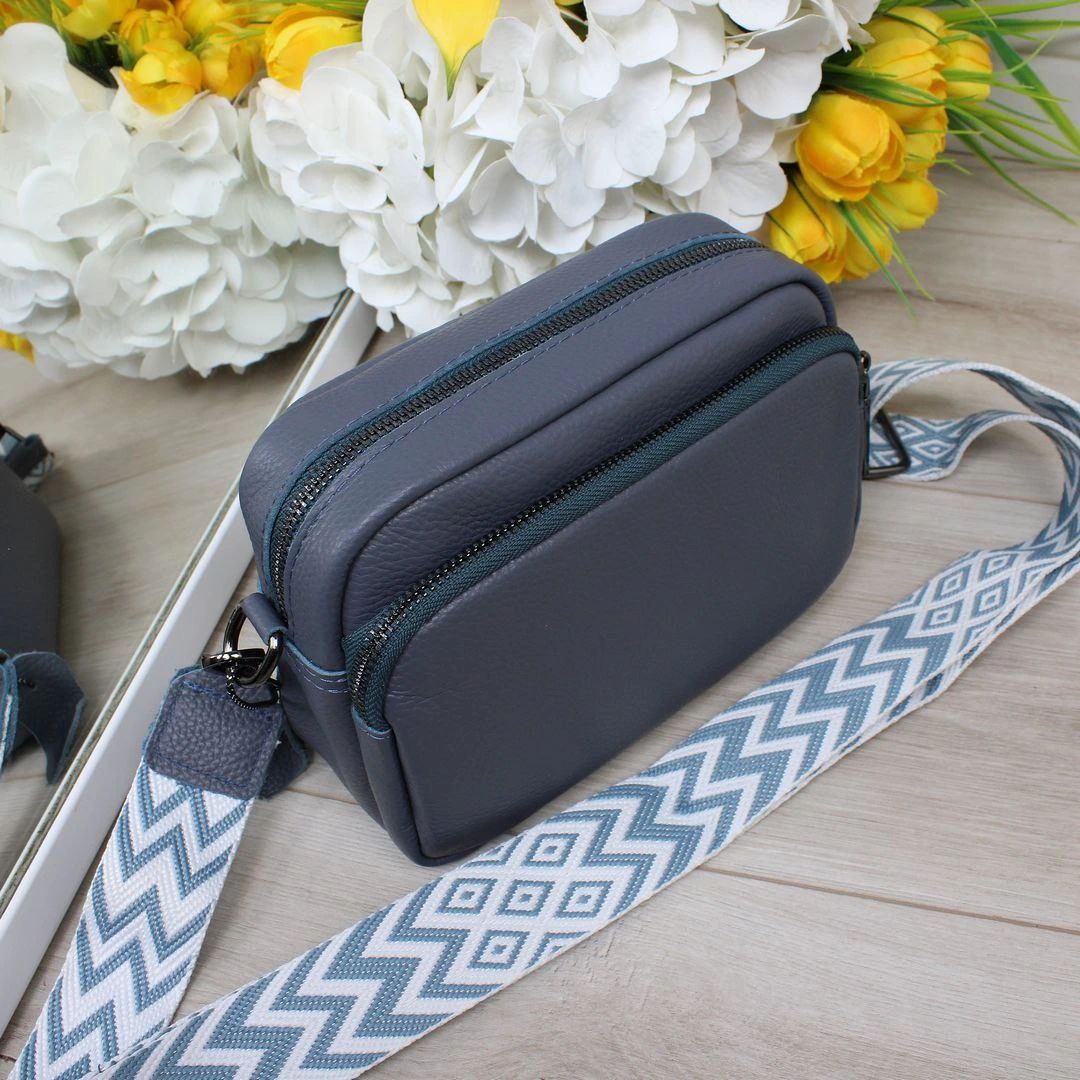 Стильна сумка-торба крос-боді "Джинс" з натуральної шкіри для активних буднів