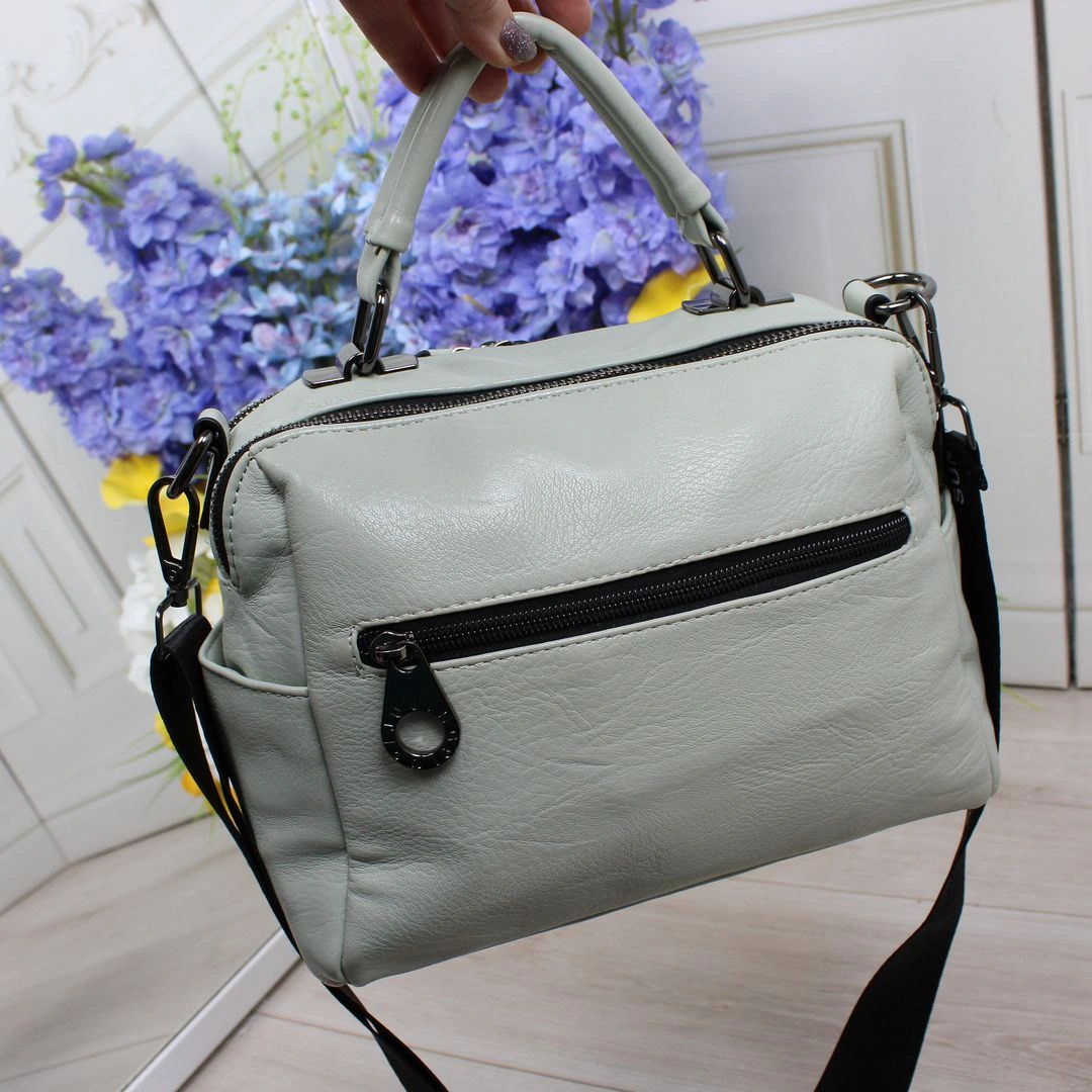 Жіноча сумка фісташка крос-боді світла для літа