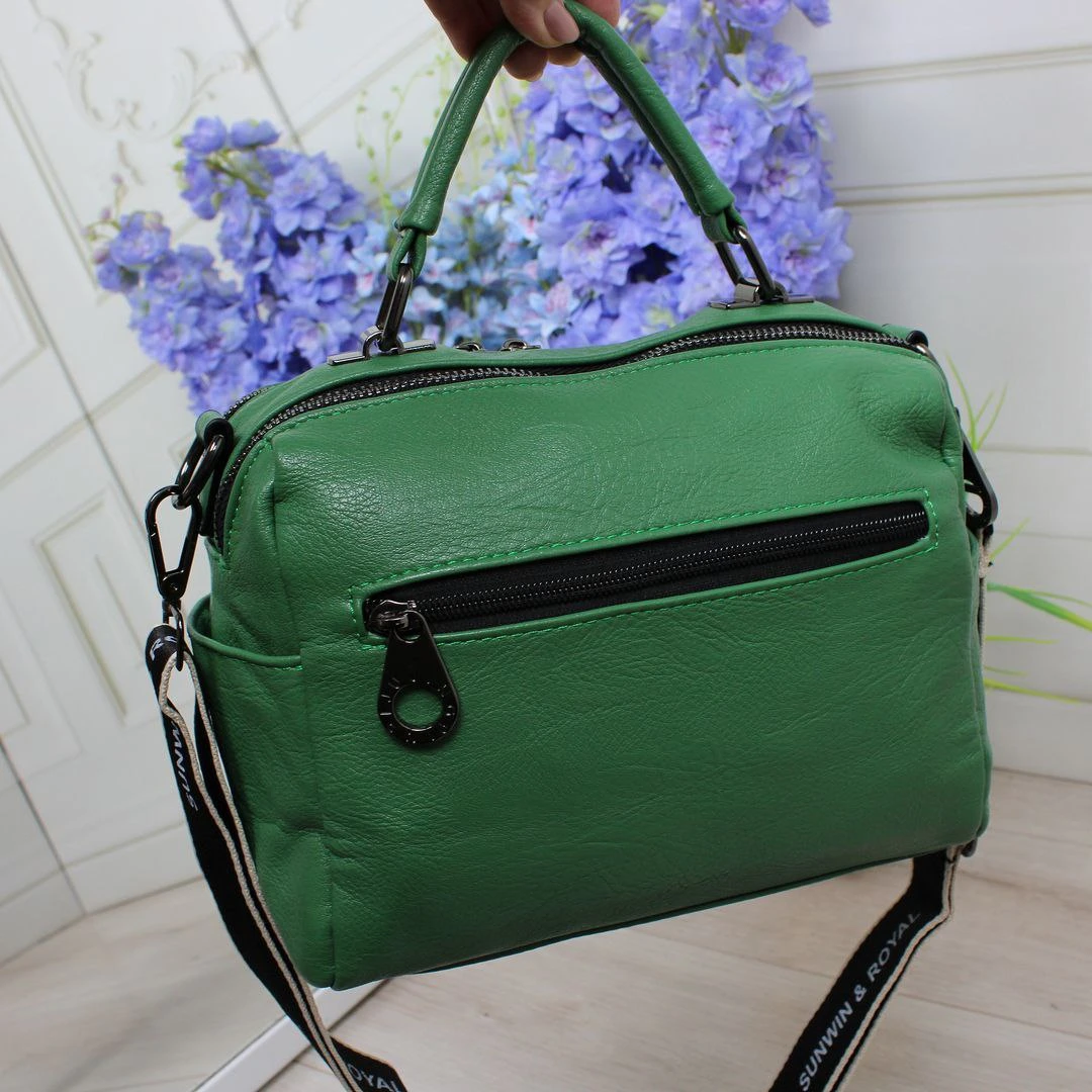 Сумка зелена жіноча через плече для подорожей містка