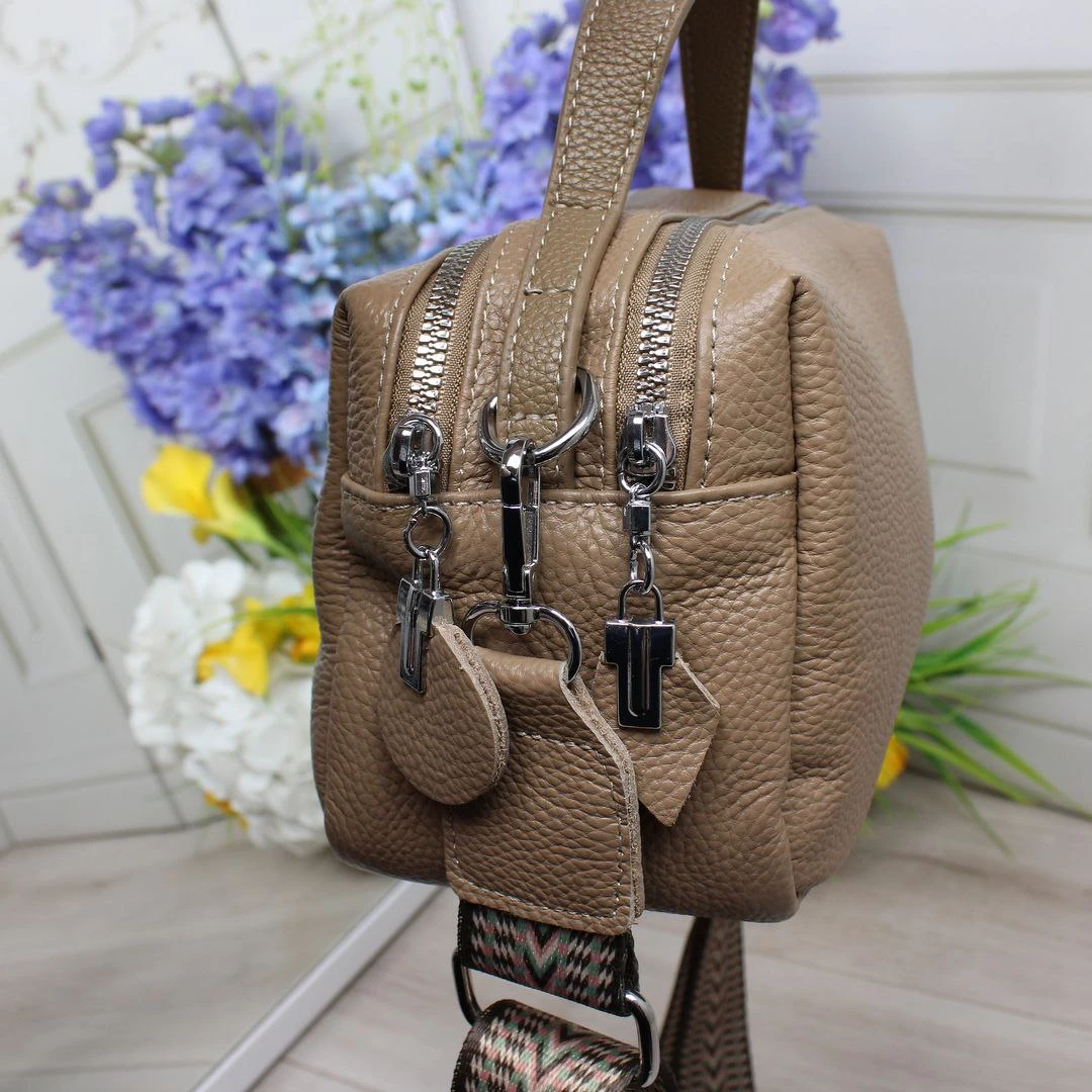 Жіноча сумка беж крос-боді універсальна для подорожей