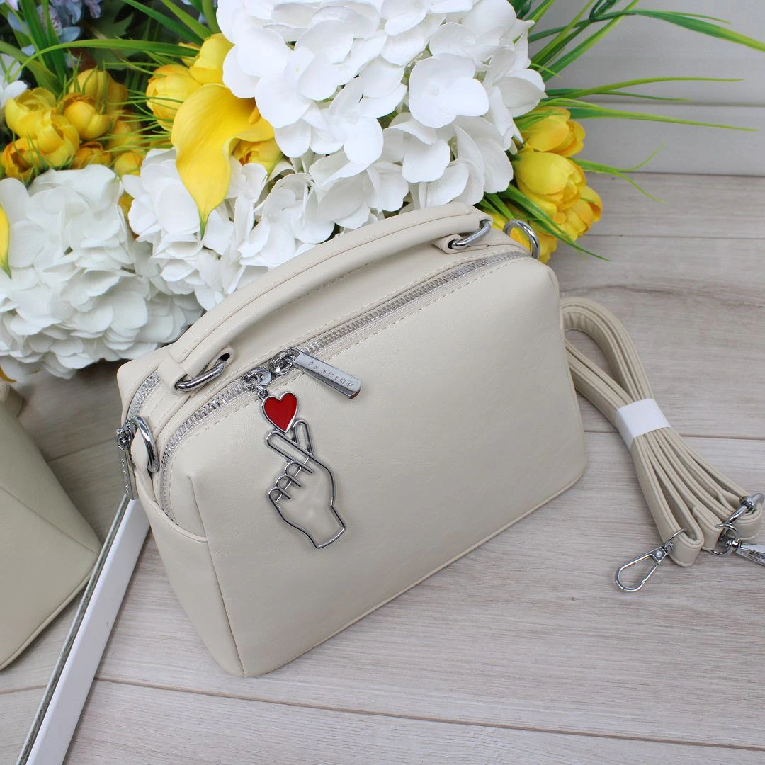 Ніжна молочна сумка крос-боді для романтичних побачень