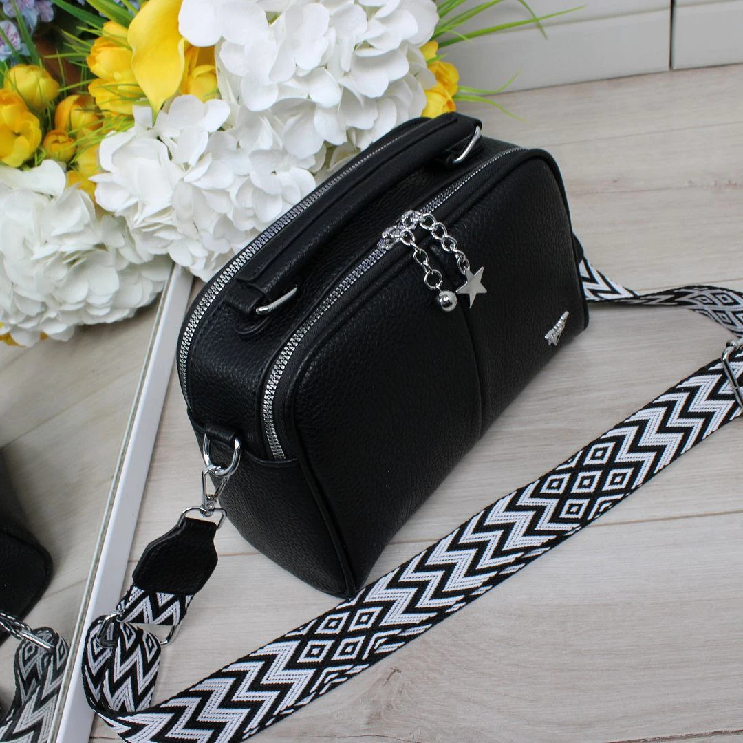 Жіноча сумка крос-боді чорна для бізнесу з регульованим ремінцем