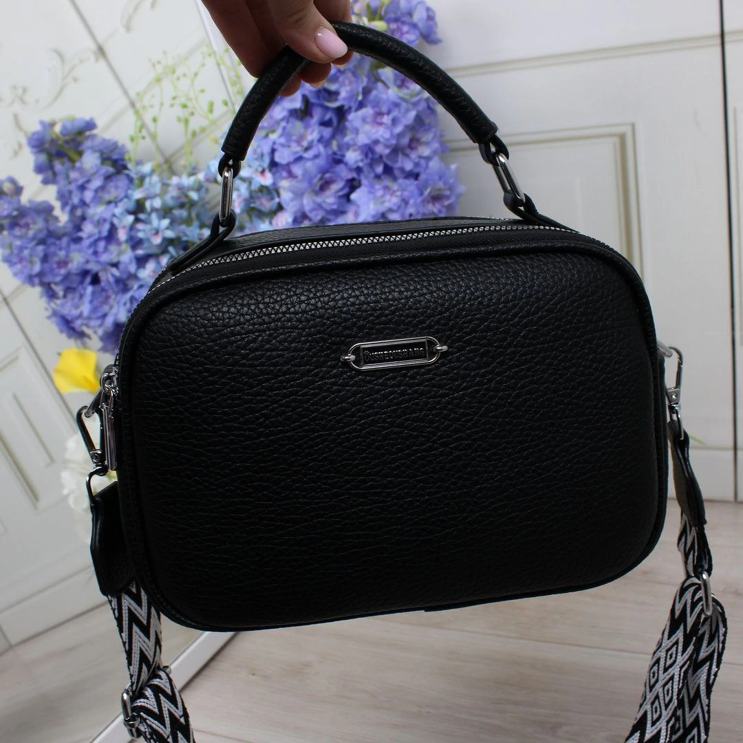 Жіноча сумка крос-боді чорна для офісу з двома відділеннями