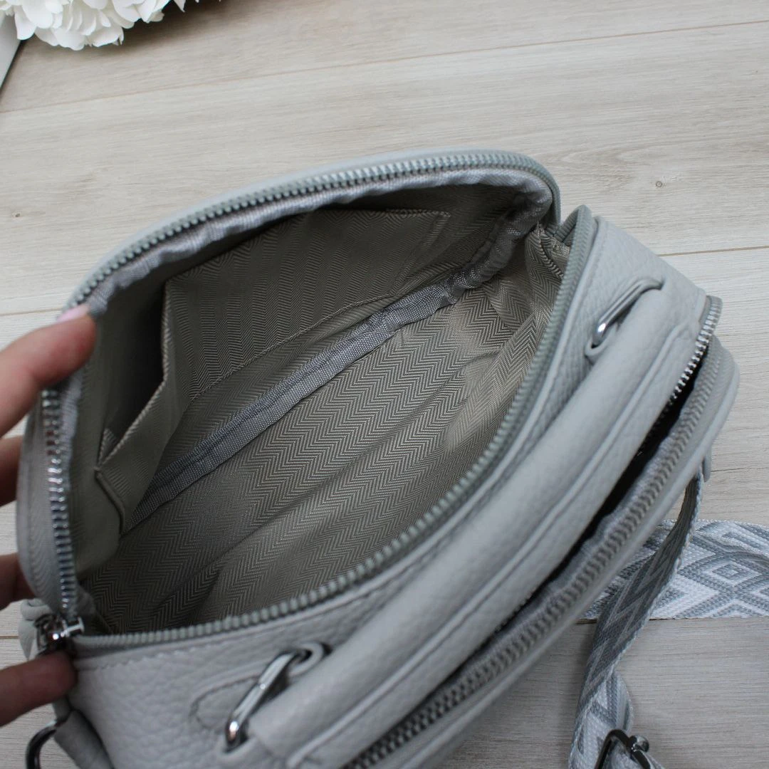 Жіноча сумка крос-боді сіра практична для студентки