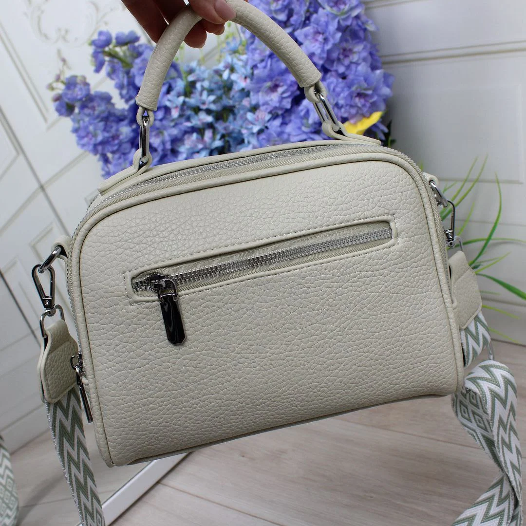 Жіноча сумка з еко шкіри кольору фісташка для творчих осіб