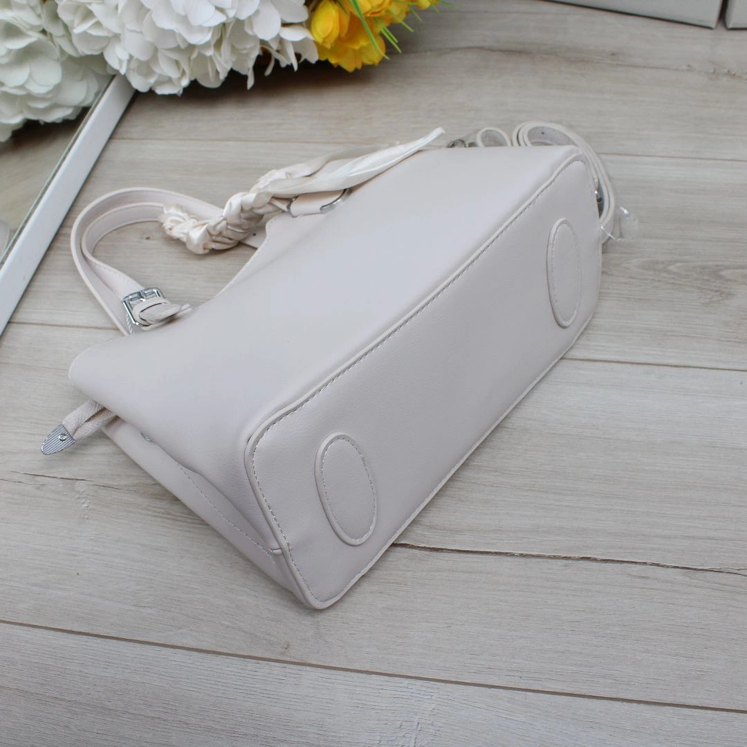 Світло сіро-лілова сумка крос-боді для творчих особистостей