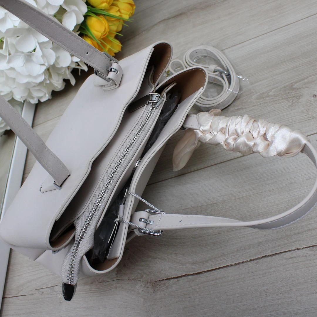 Світло сіро-лілова сумка крос-боді для творчих особистостей