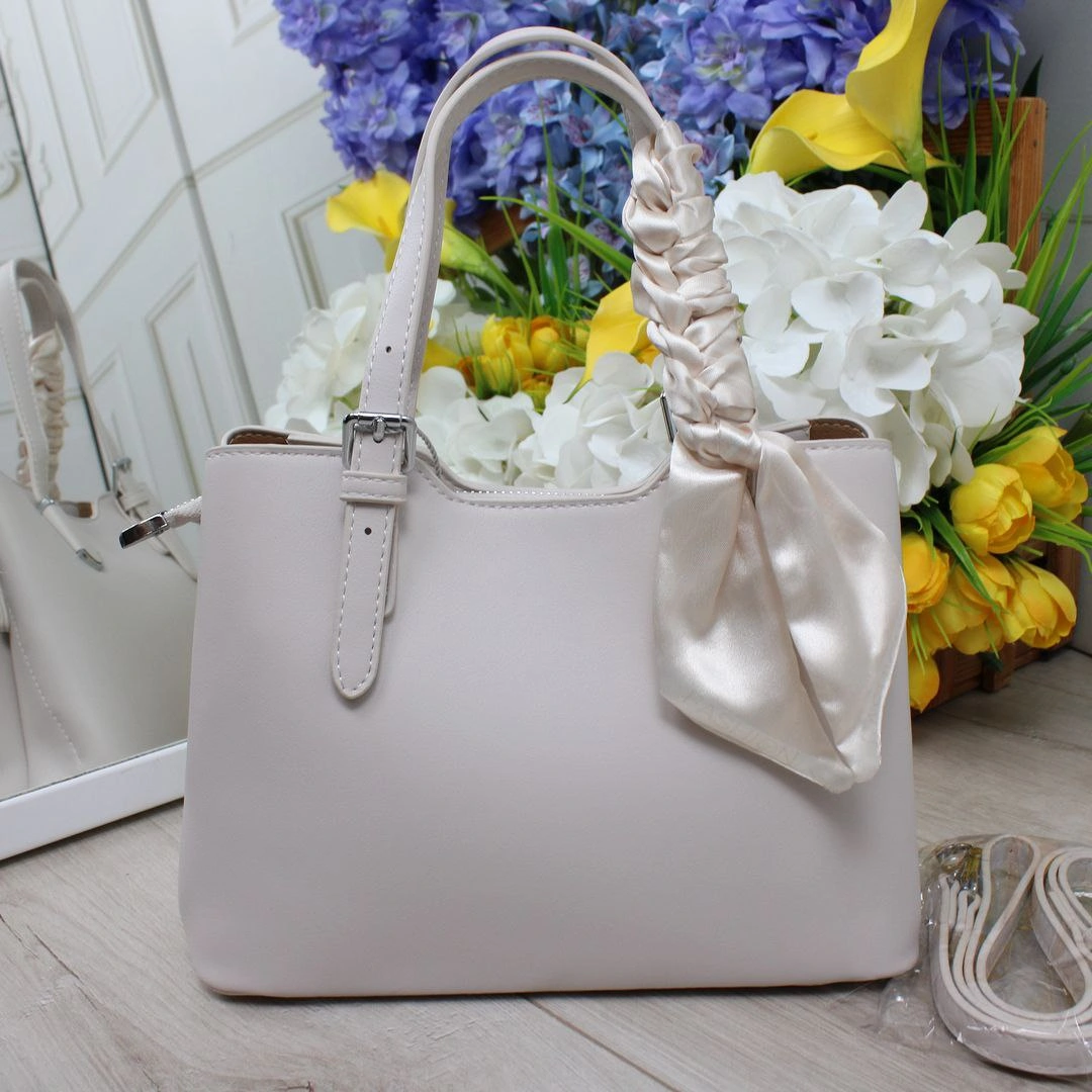 Світло сіро-лілова сумка крос-боді для творчих особистостей