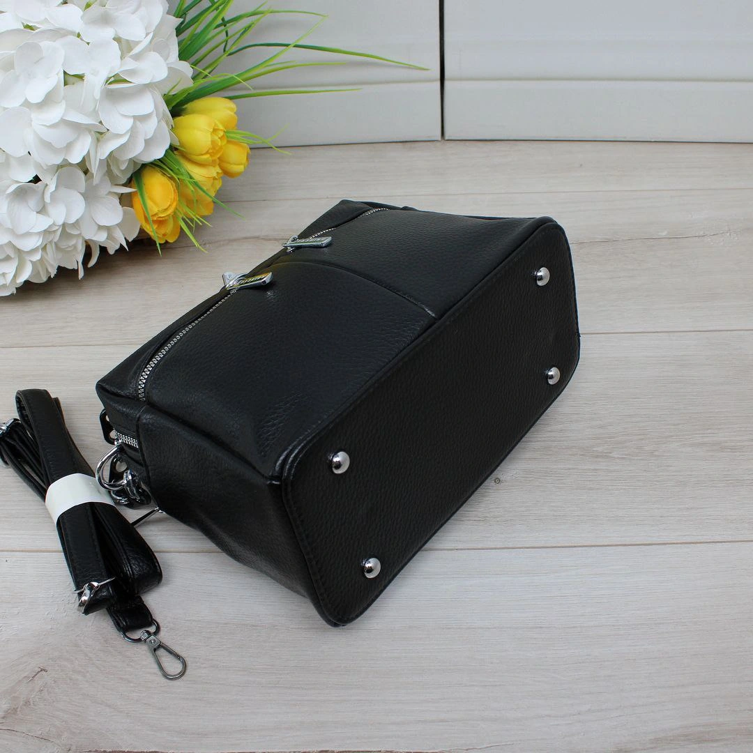 Чорна сумка крос-боді елегантна для ділової зустрічі