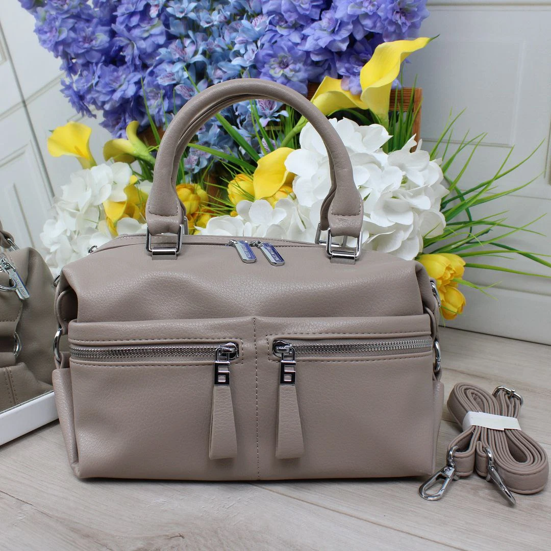 Темно-бежева сумка крос-боді практична для подорожей