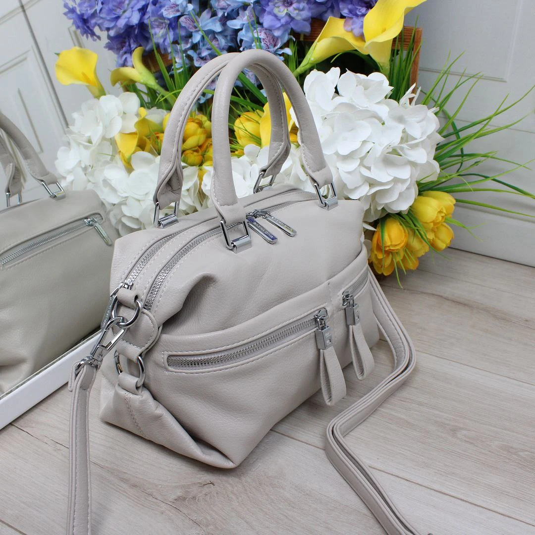 Світло сіро-лілова сумка крос-боді для мінімалістки