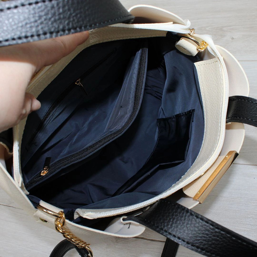 Сумка беж класична універсальна для подорожей літаком