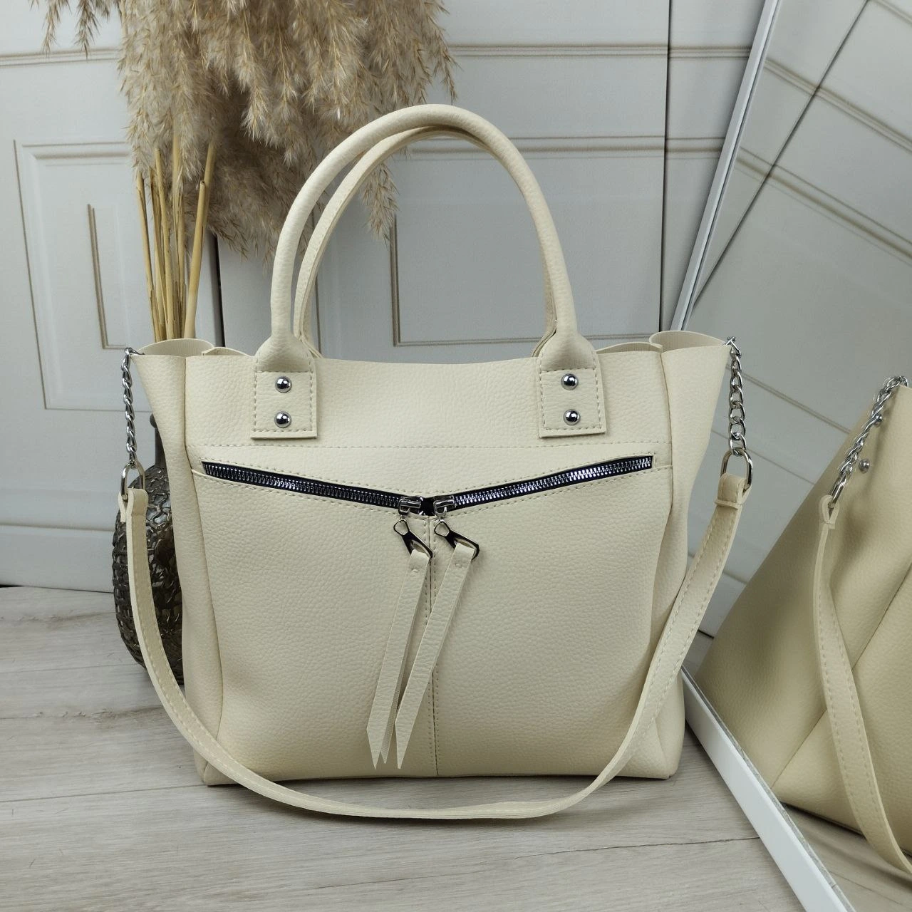 Сумка беж класична універсальна для робочого будня