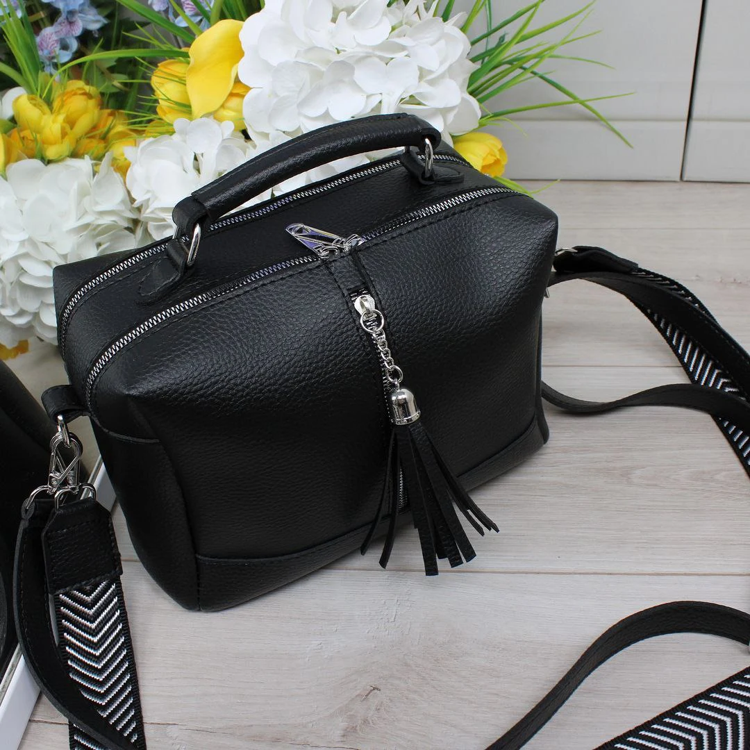 Чорна сумка крос-боді універсальна для подорожей