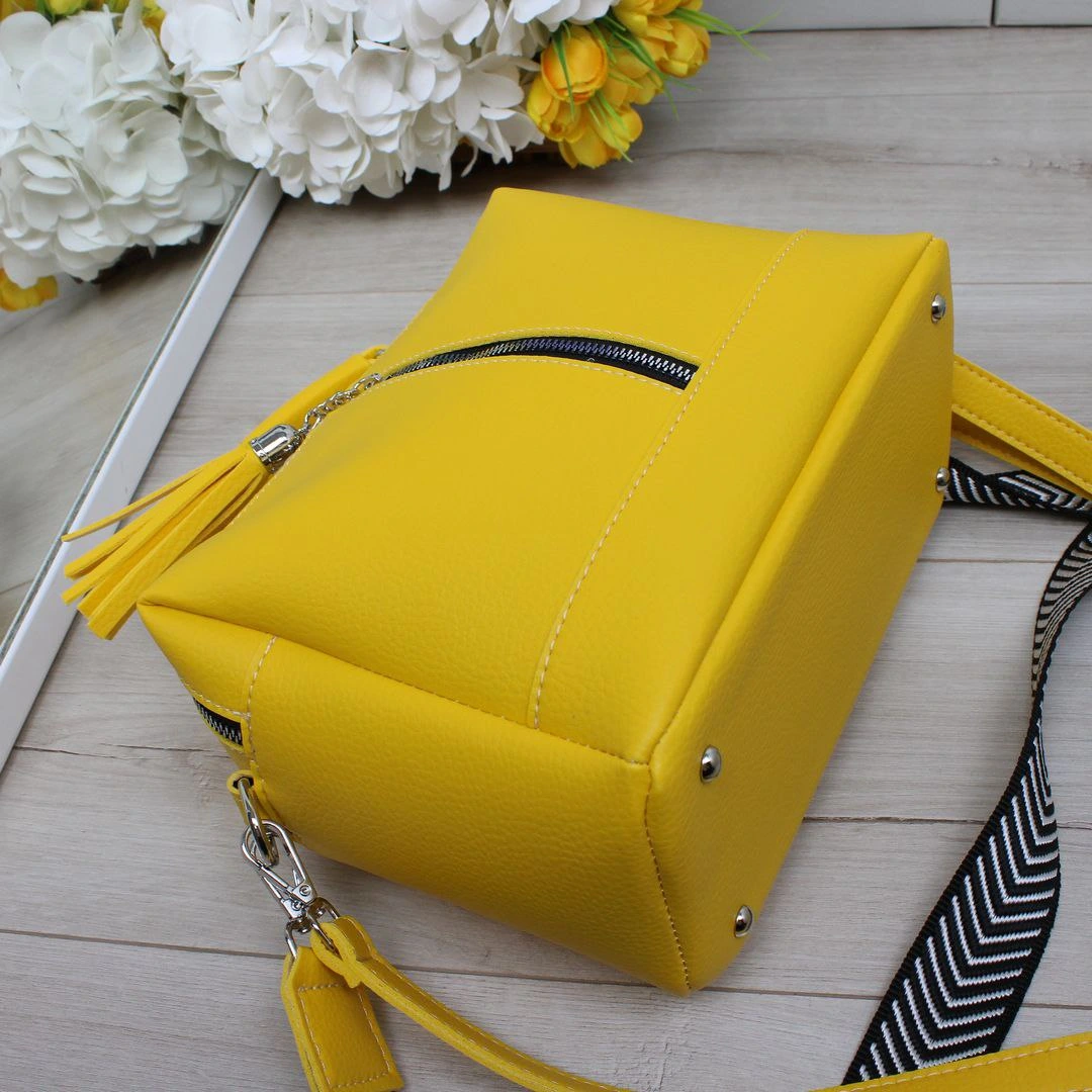 Жовта сумка крос-боді яскрава для творчих особистостей