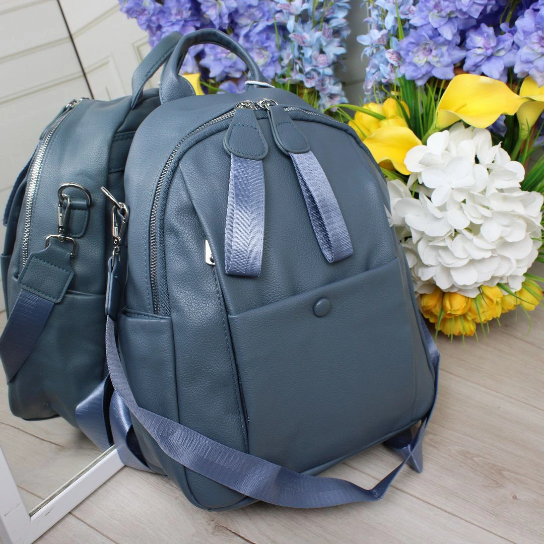 Жіноча сумка-рюкзак блакитна для подорожей літаком