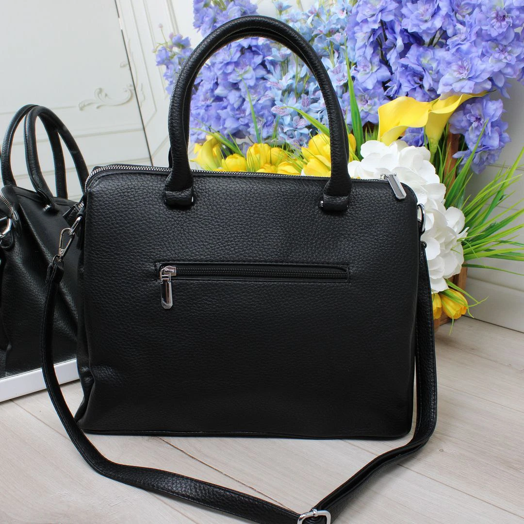 Жіноча класична сумка з екошкіри з трьома відділеннями