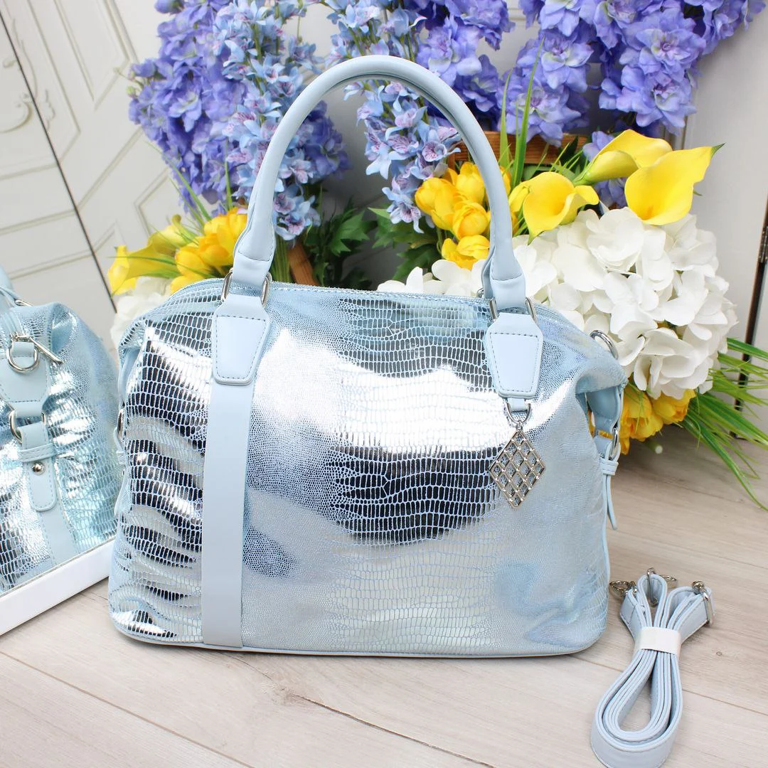 Жіноча блакитна сумка через плече з лазерної екошкіри