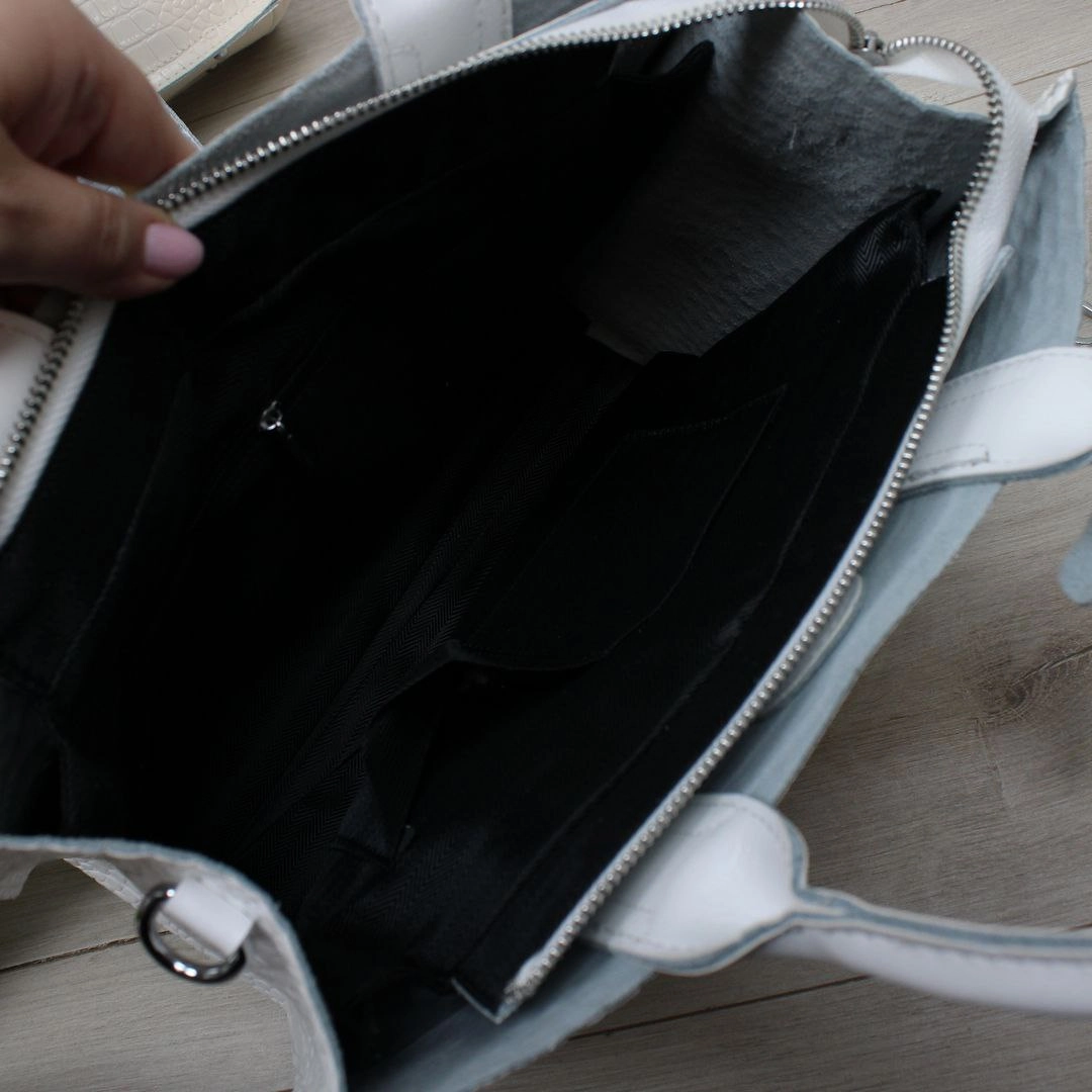 Жіноча біла сумка з натуральної шкіри для мами та малюка