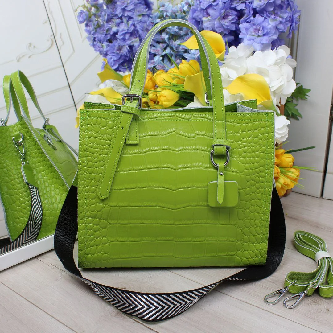 Зелена сумка класична з натуральної шкіри для любительки природи