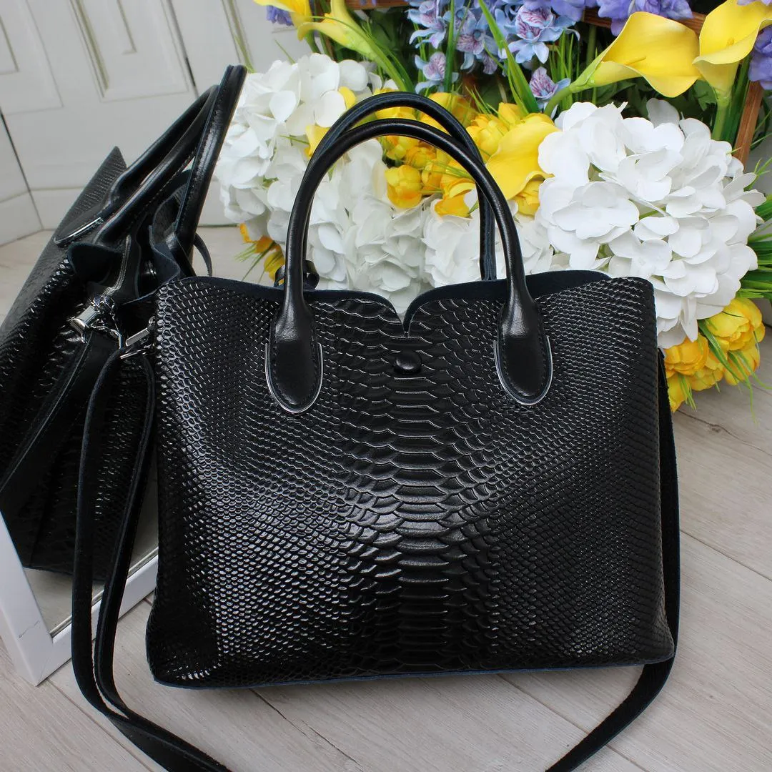 Жіноча сумка через плече для офісу з трьома відділеннями чорна