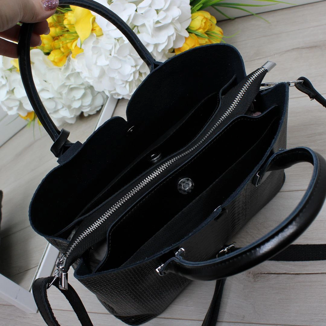 Жіноча сумка через плече для офісу з трьома відділеннями чорна