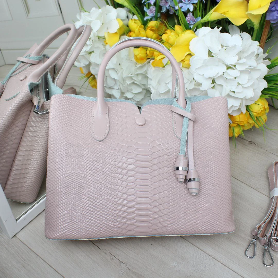 Сумка світла пудра через плече для весняного шопінгу