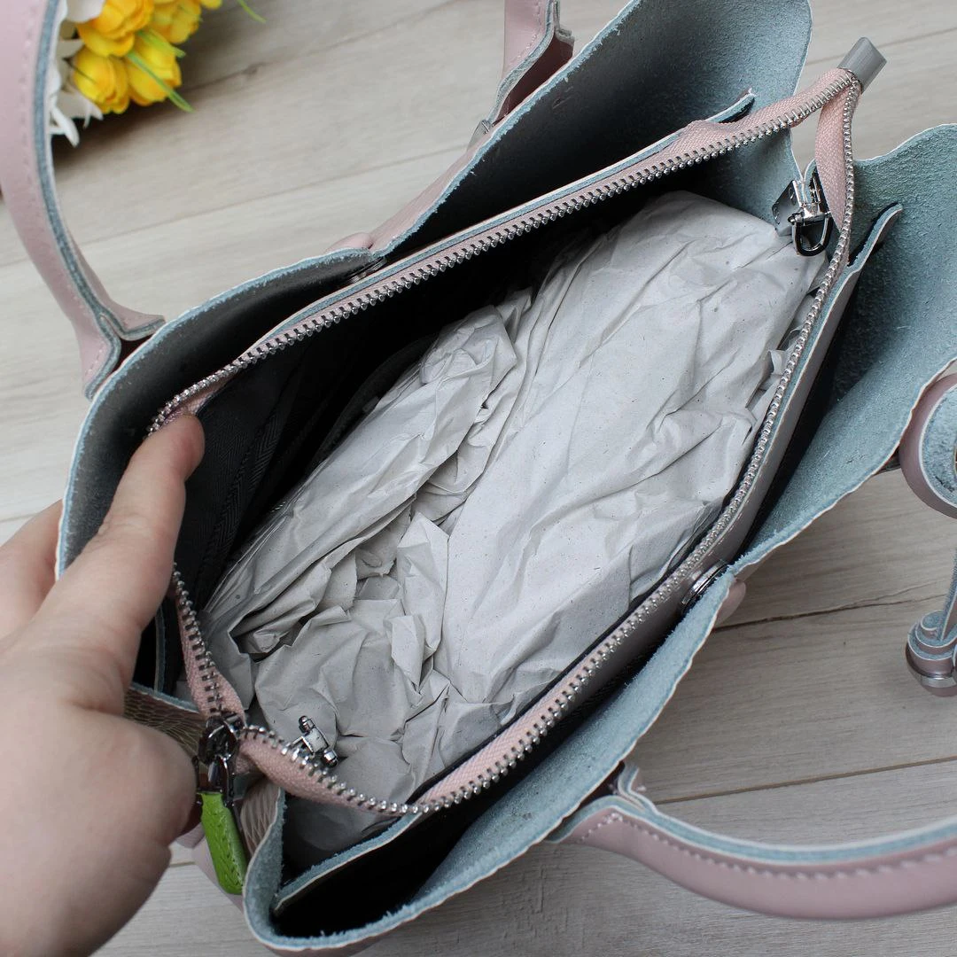 Сумка світла пудра через плече для весняного шопінгу