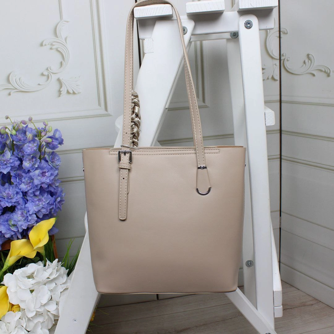 Темно-бежева сумка класична з еко-шкіри для подорожей