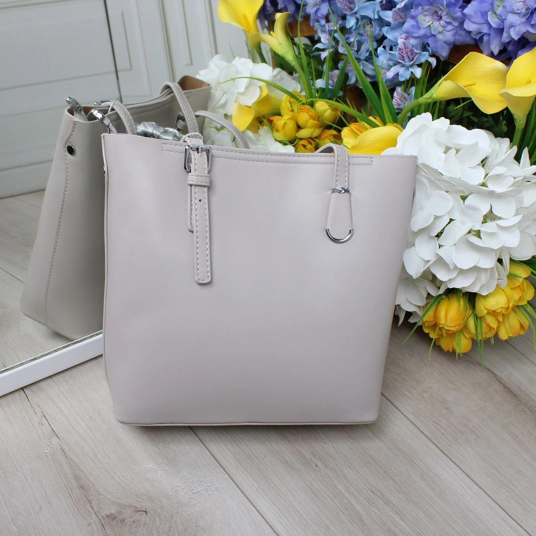 Сіро-лілова сумка класична з еко-шкіри для творчих осіб