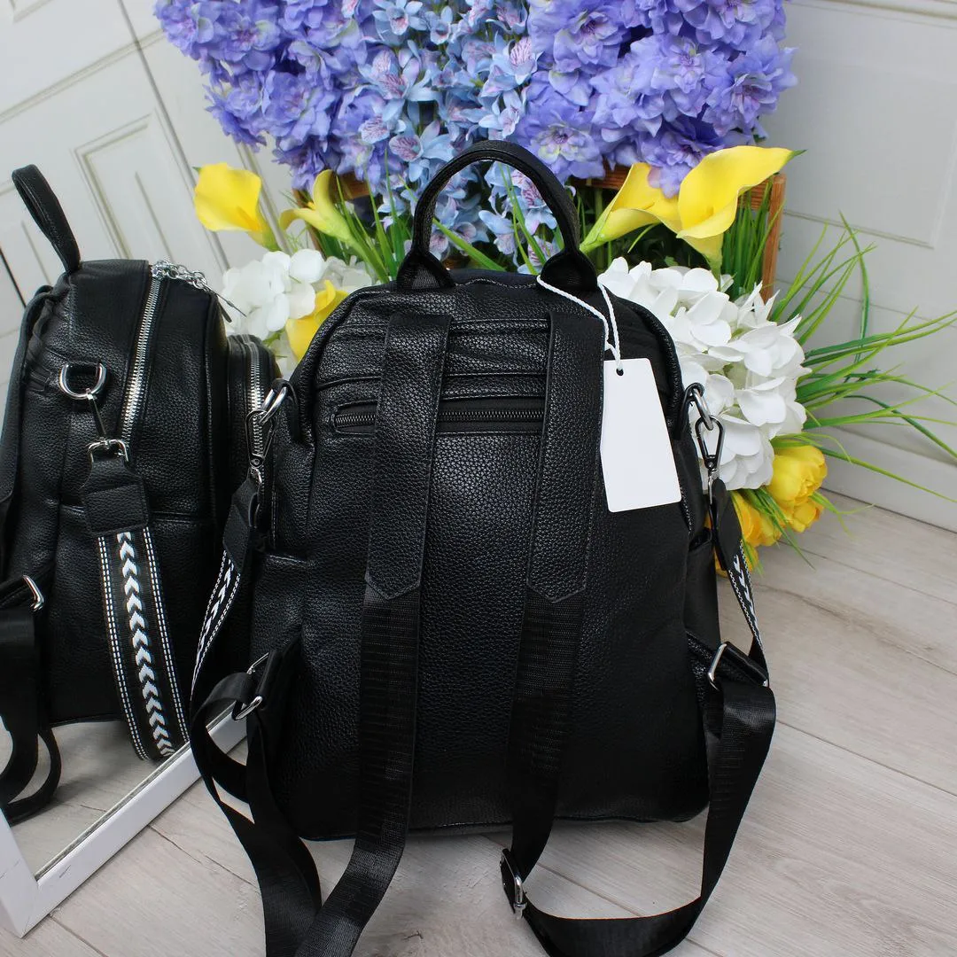 Жіночий рюкзак-сумка чорний з еко-шкіри для подорожей