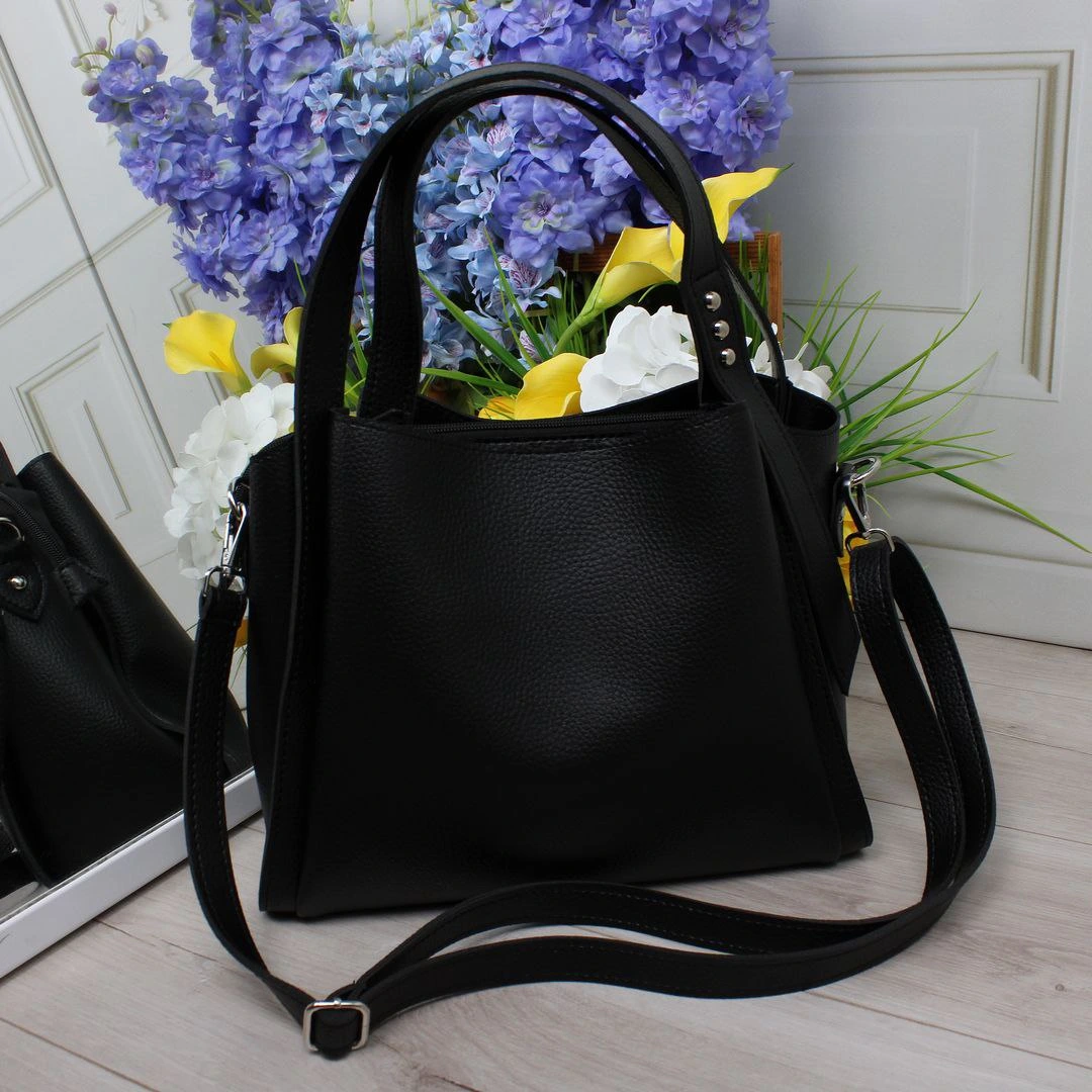 Жіноча універсальна сумка через плече чорного кольору для офісу