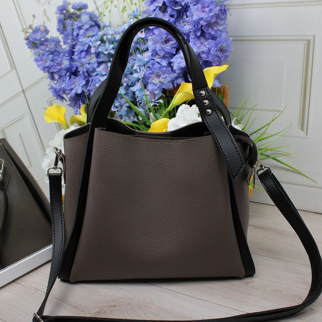 Жіноча сумка через плече кольору капучіно для осінніх прогулянок