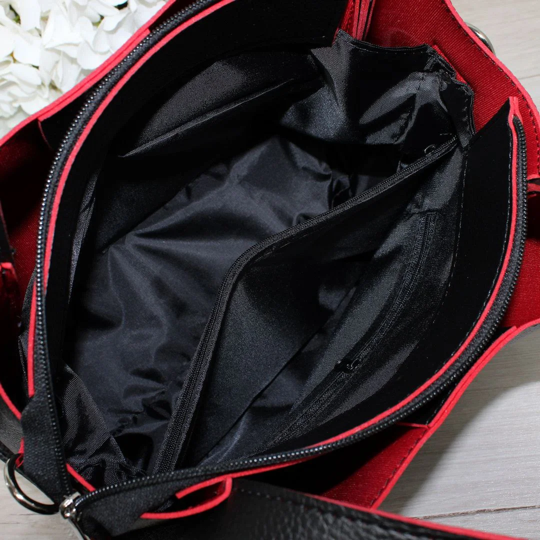 Жіноча елегантна сумка через плече чорна з червоним для вечірнього виходу