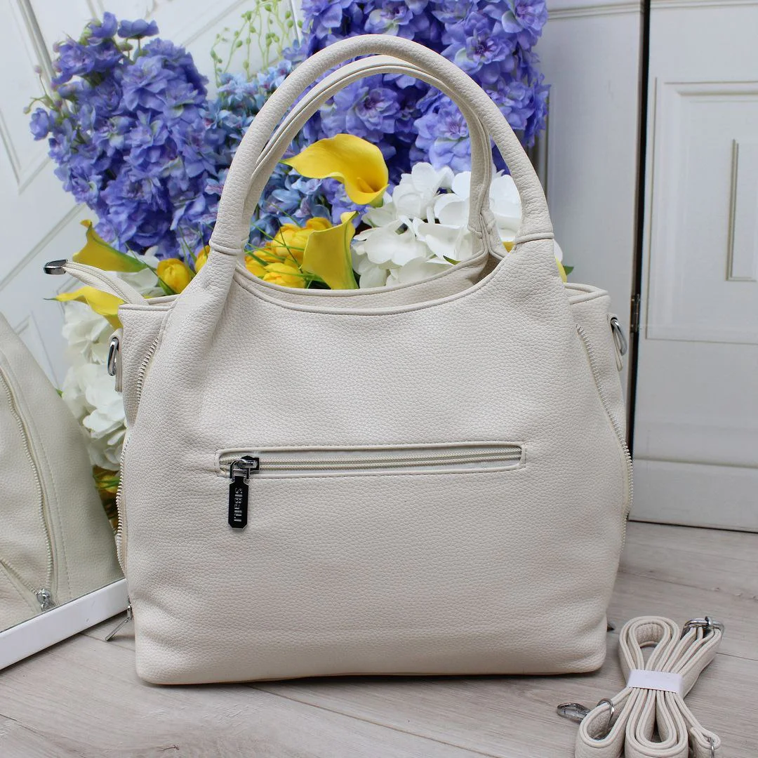 Жіноча молочна сумка-мішок з еко-шкіри для світлого образу